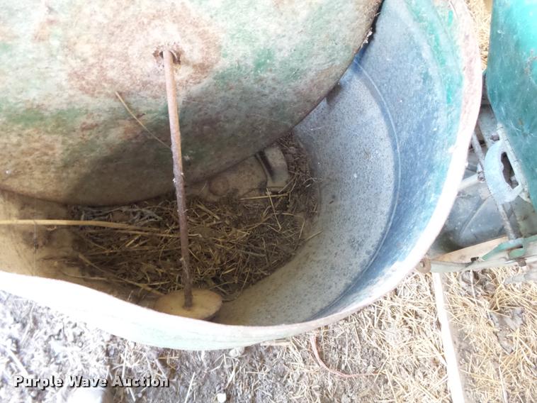 image for item K3250 John Deere 495A planter