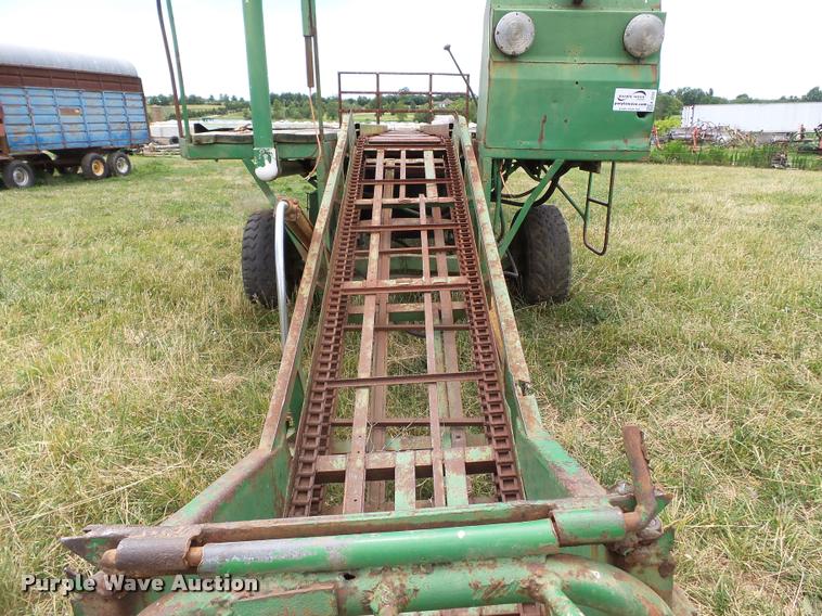 image for item K3252 United Manufacturing 10 bale wagon