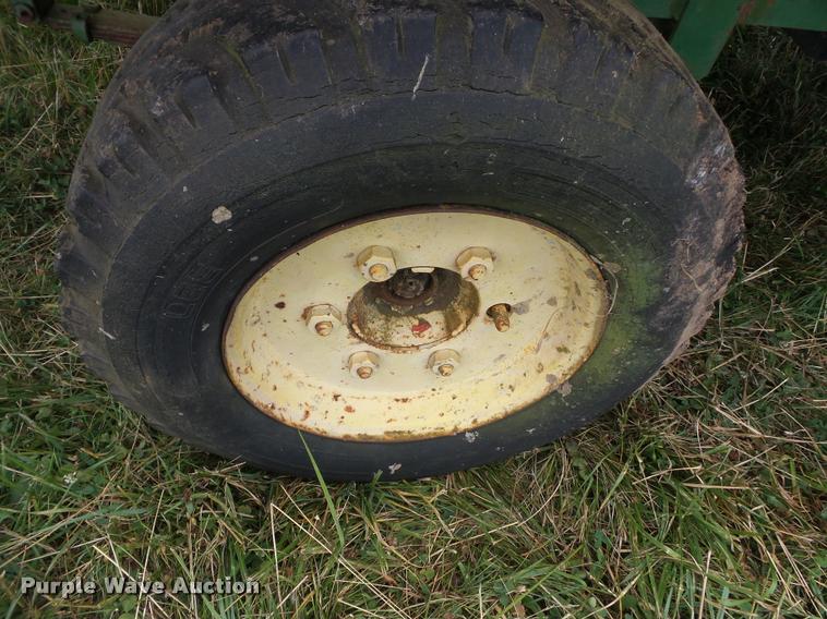 image for item K3252 United Manufacturing 10 bale wagon