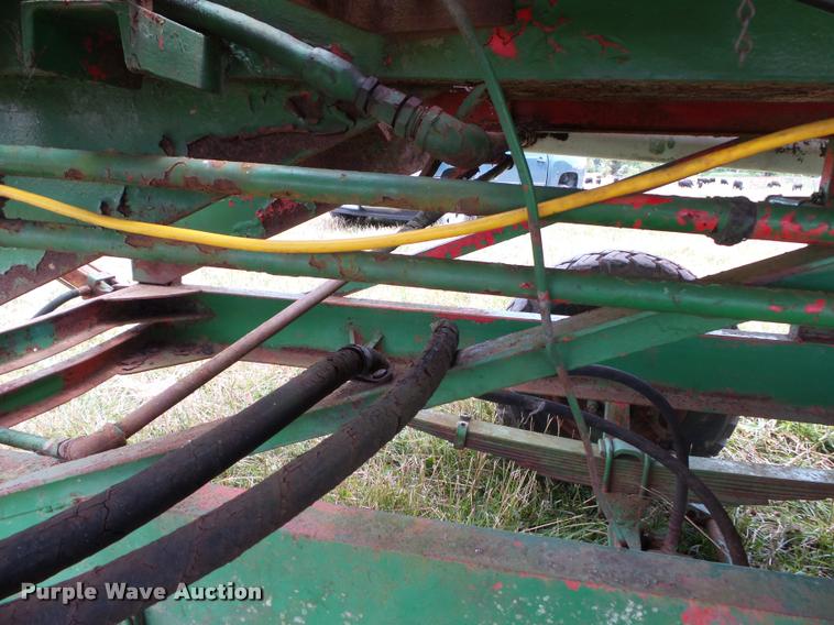 image for item K3252 United Manufacturing 10 bale wagon