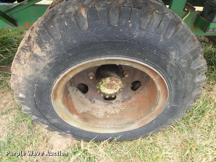 image for item K3252 United Manufacturing 10 bale wagon