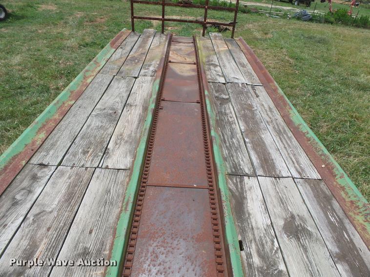 image for item K3252 United Manufacturing 10 bale wagon