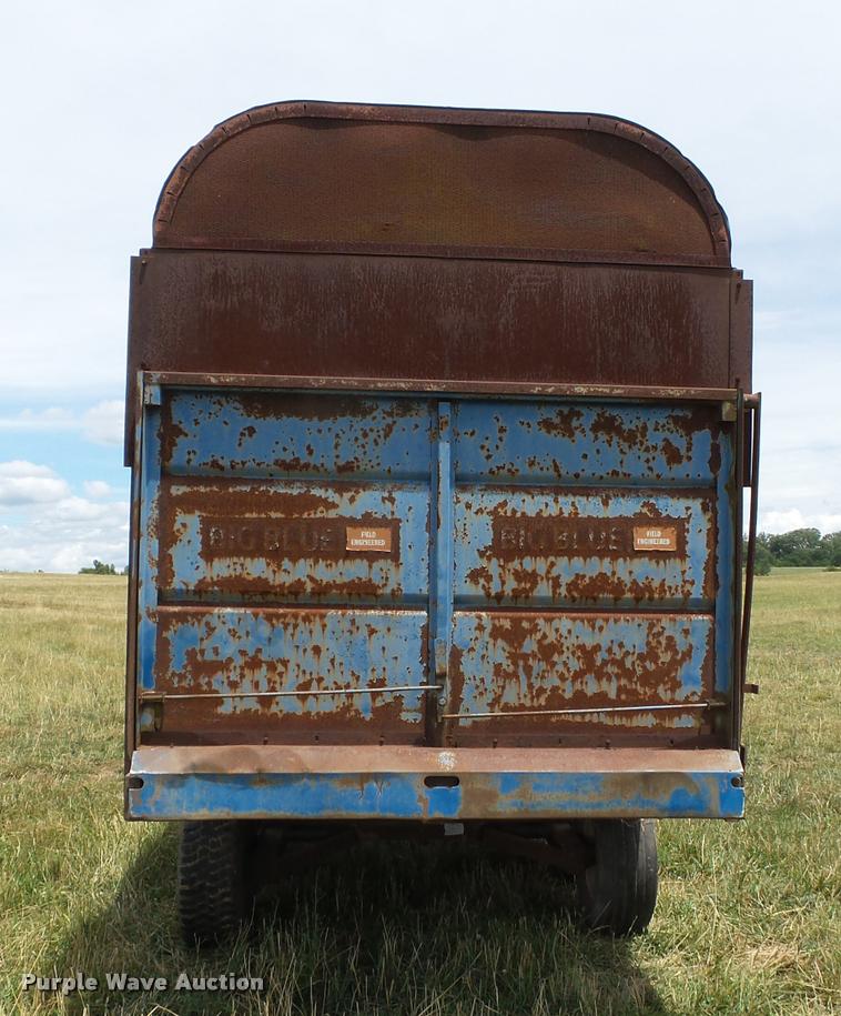 image for item K3253 Big Blue 810A silage wagon