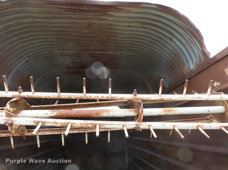 image for item K3253 Big Blue 810A silage wagon