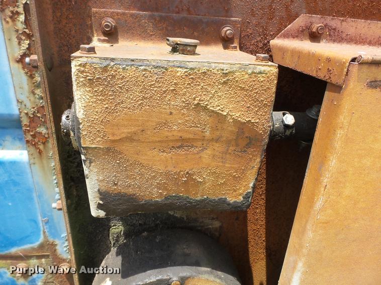 image for item K3253 Big Blue 810A silage wagon