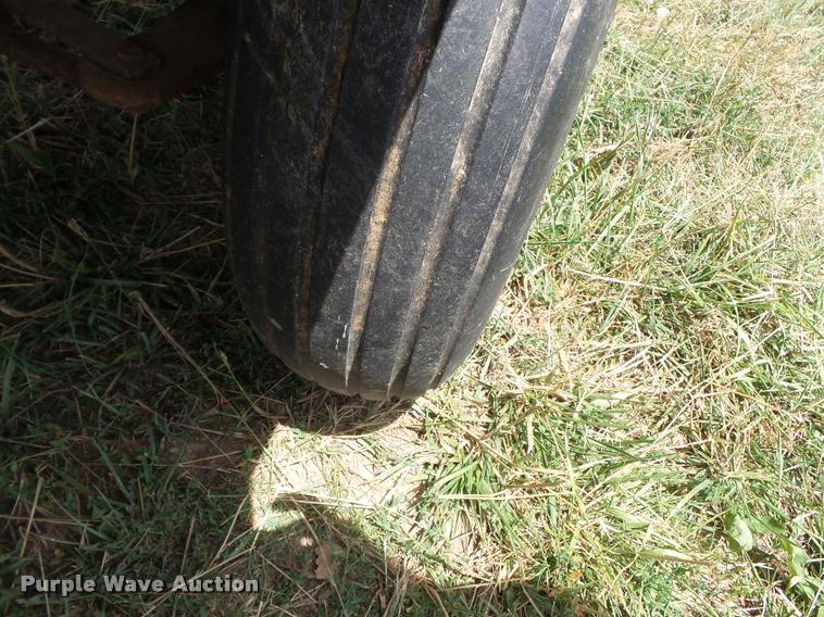 image for item K3253 Big Blue 810A silage wagon