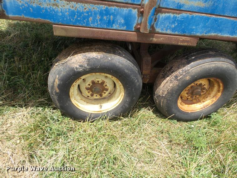 image for item K3253 Big Blue 810A silage wagon