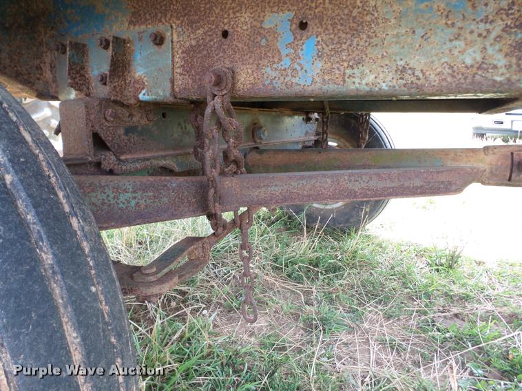 image for item K3253 Big Blue 810A silage wagon