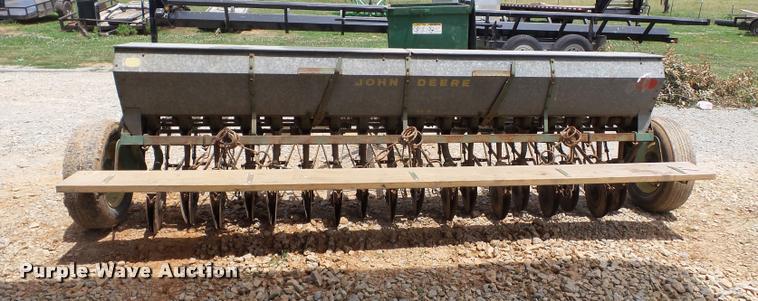 image for item K3255 John Deere E000B grain drill