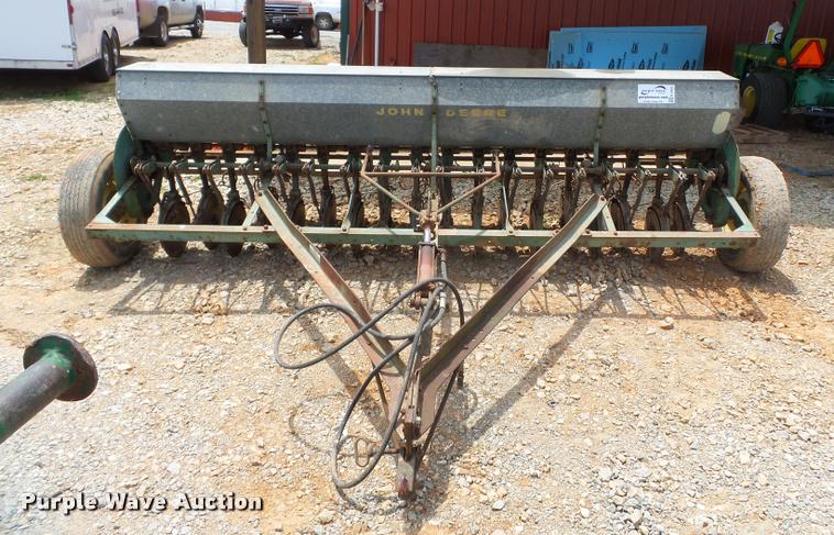 image for item K3255 John Deere E000B grain drill