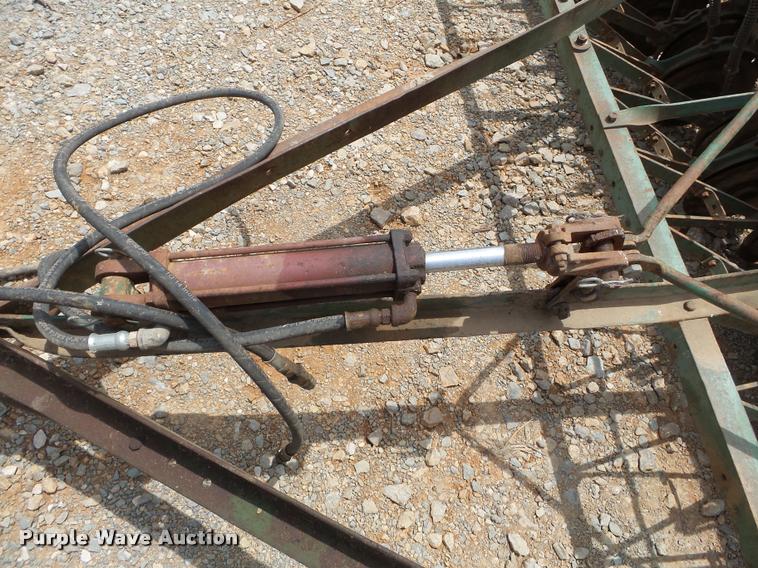 image for item K3255 John Deere E000B grain drill