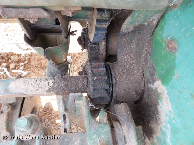image for item K3255 John Deere E000B grain drill