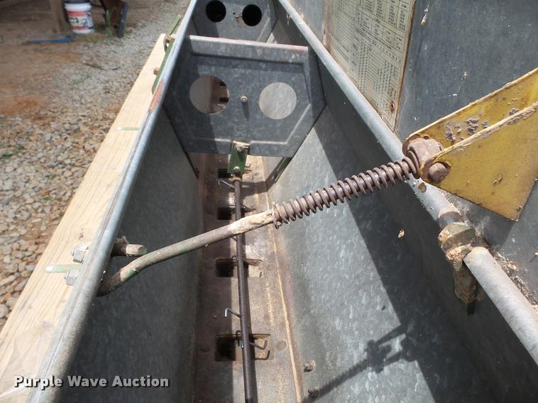 image for item K3255 John Deere E000B grain drill