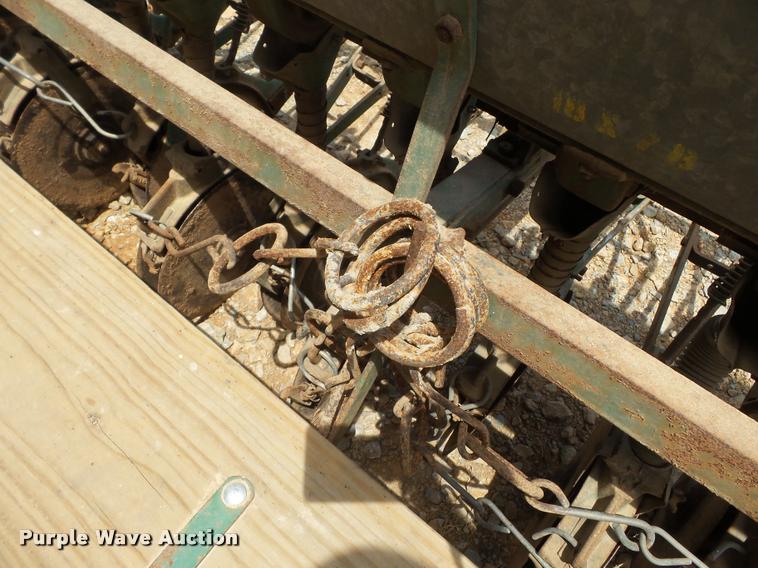 image for item K3255 John Deere E000B grain drill