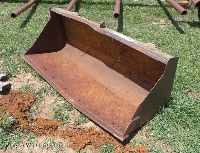 image for item K3258 John Deere bucket