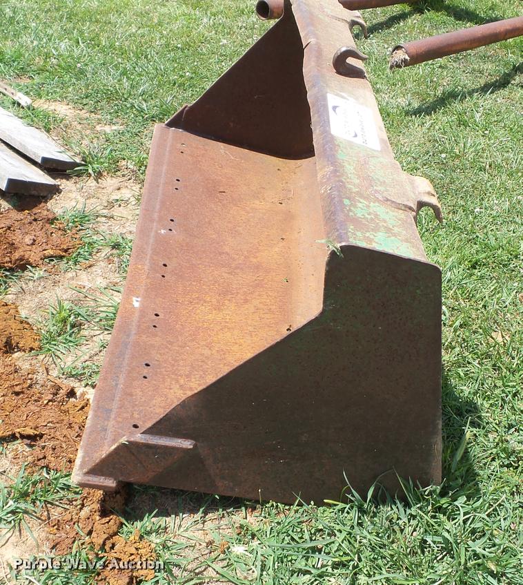 image for item K3258 John Deere bucket