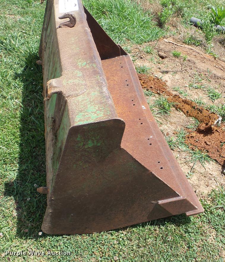 image for item K3258 John Deere bucket