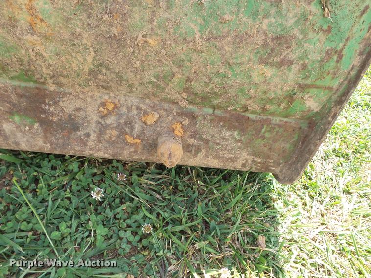 image for item K3258 John Deere bucket