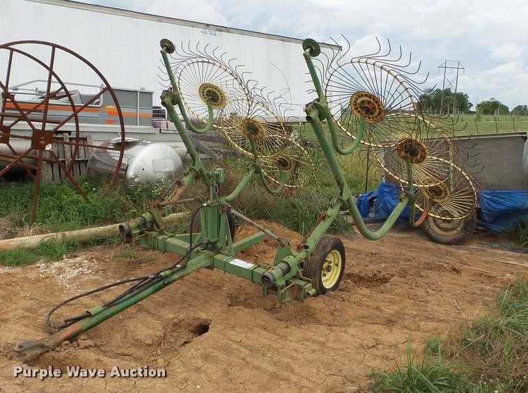 image for item K3263 Tonutti RCS8 hay rake