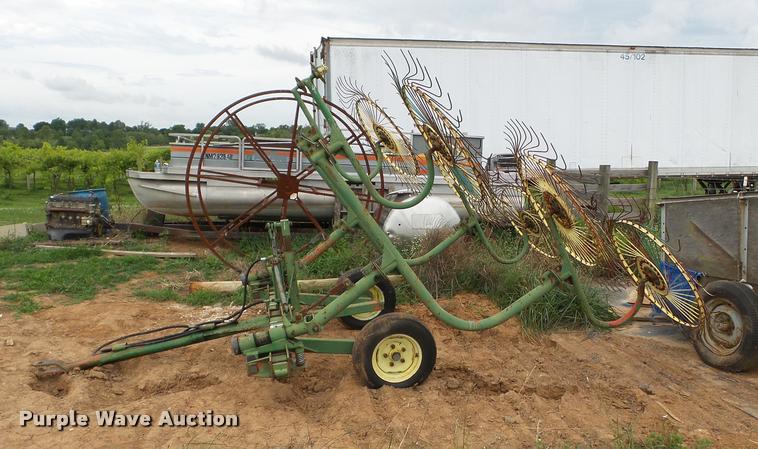 image for item K3263 Tonutti RCS8 hay rake