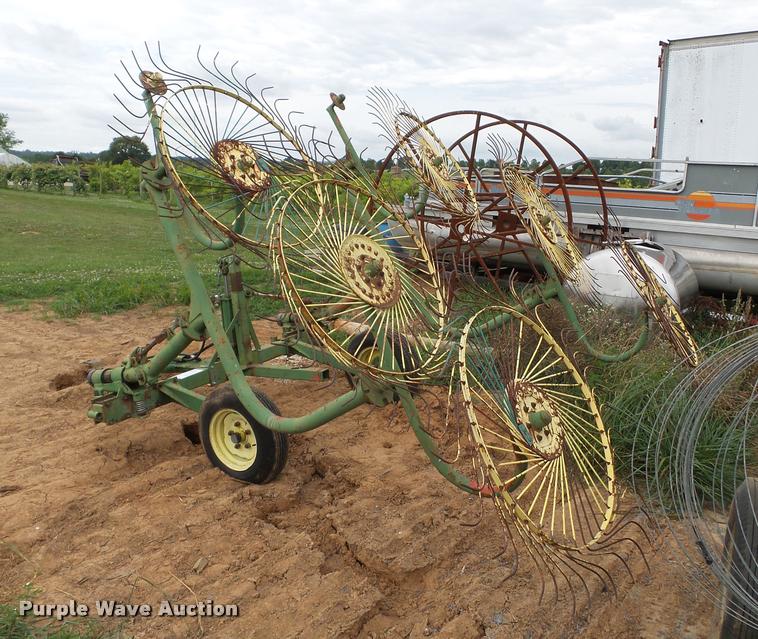 image for item K3263 Tonutti RCS8 hay rake