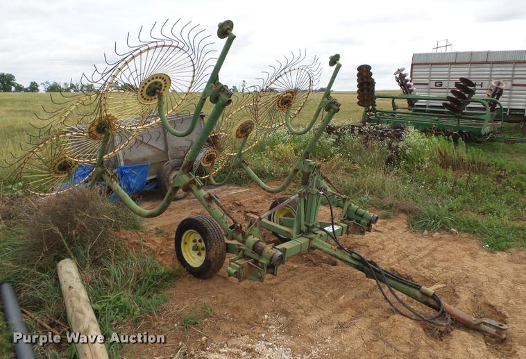 image for item K3263 Tonutti RCS8 hay rake