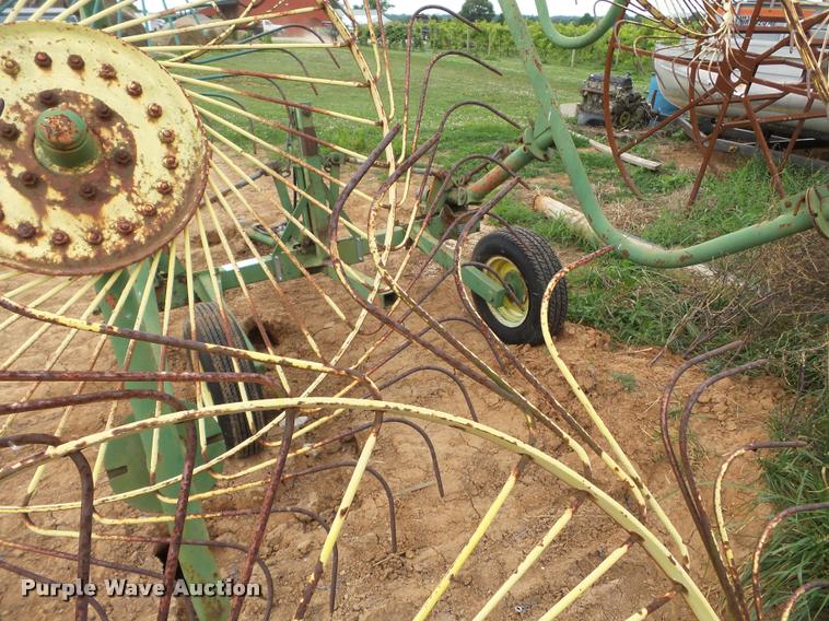 image for item K3263 Tonutti RCS8 hay rake