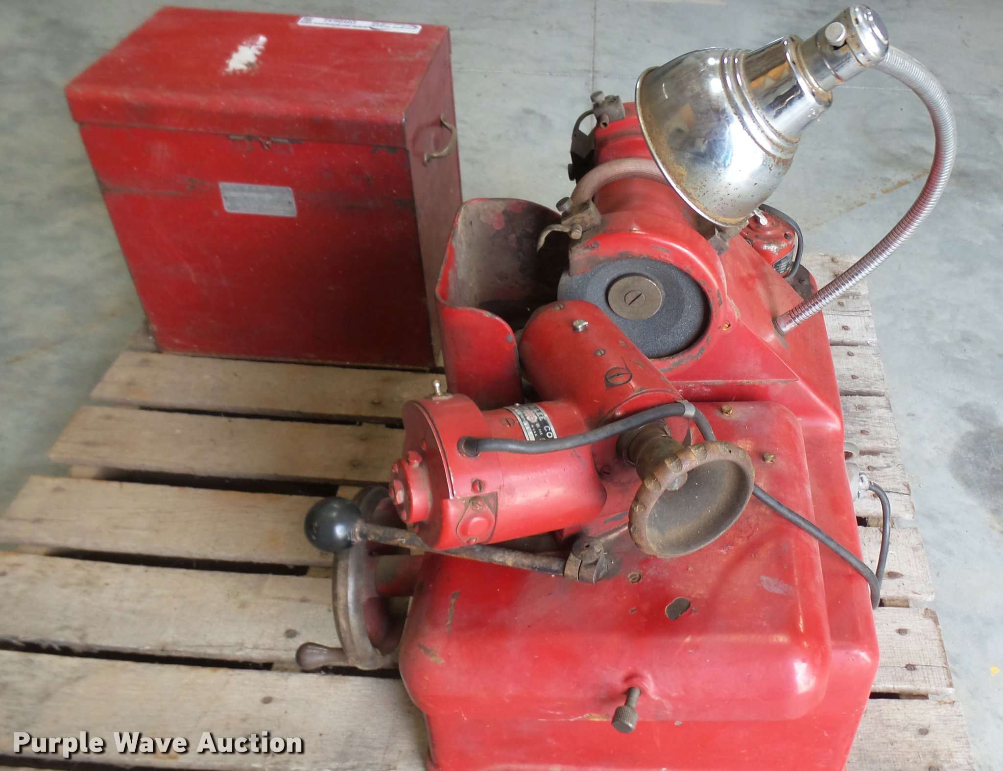 Ko Lee valve grinding machine in Geneseo, KS Item DR9632 sold