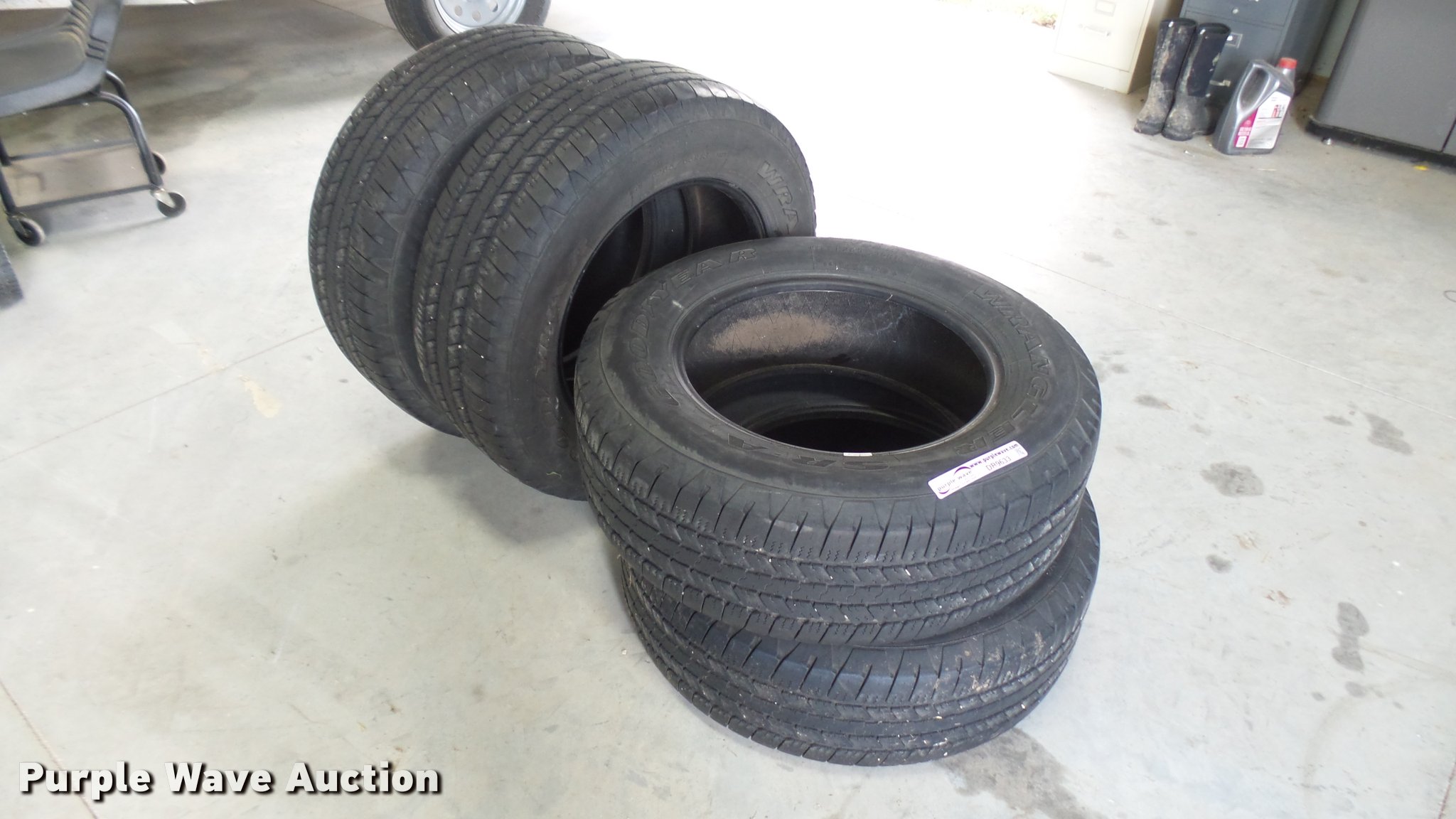 4 Goodyear Wrangler 265 65r18 Tires In Geneseo Ks Item Dr9633 Sold Purple Wave