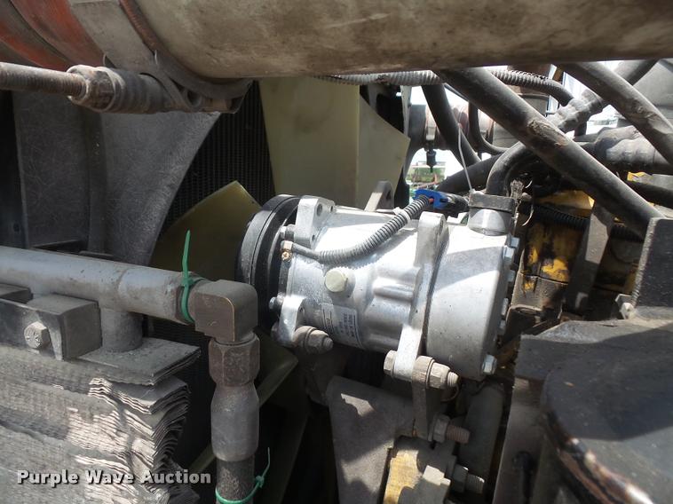 image for item DA1571 2000 Peterbilt 379 semi truck