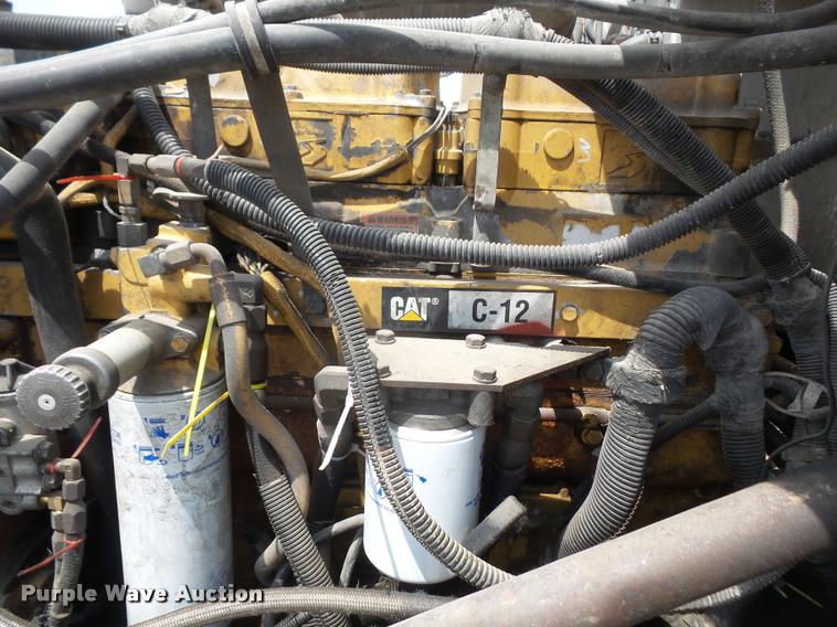 image for item DA1571 2000 Peterbilt 379 semi truck