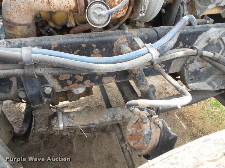 image for item DA1571 2000 Peterbilt 379 semi truck