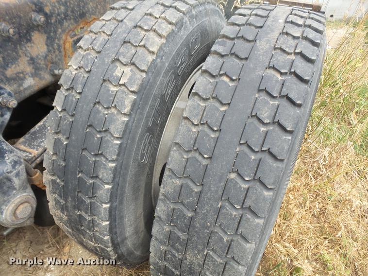 image for item DA1571 2000 Peterbilt 379 semi truck