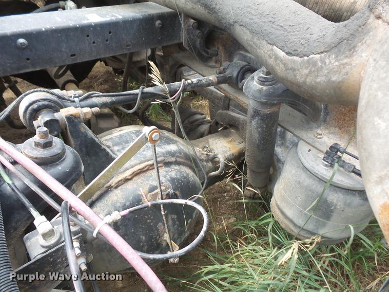 image for item DA1571 2000 Peterbilt 379 semi truck