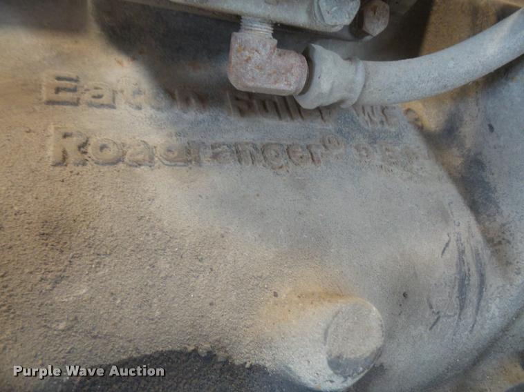 image for item DA1571 2000 Peterbilt 379 semi truck