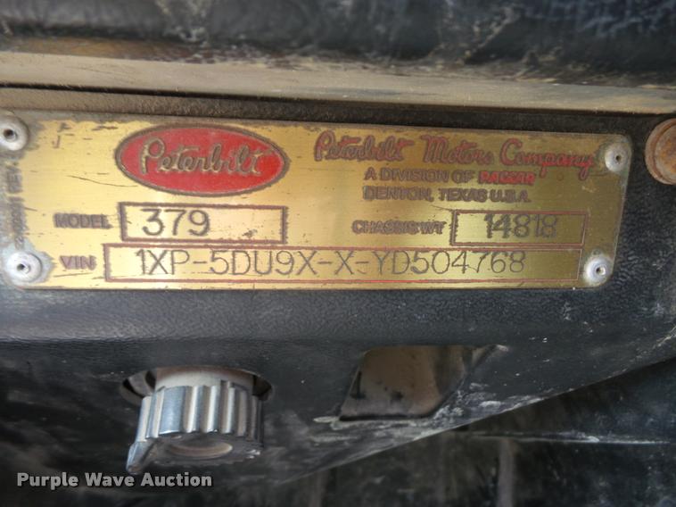 image for item DA1571 2000 Peterbilt 379 semi truck