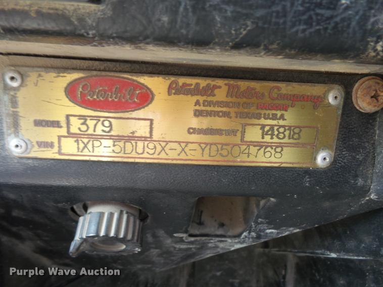 image for item DA1571 2000 Peterbilt 379 semi truck