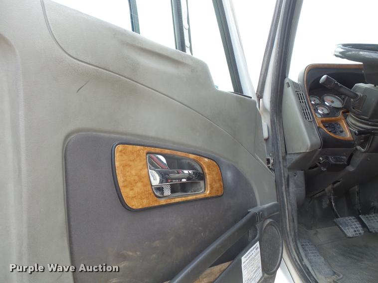 image for item DA1572 2008 International ProStar Premium semi truck