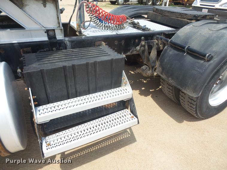 image for item DA1572 2008 International ProStar Premium semi truck