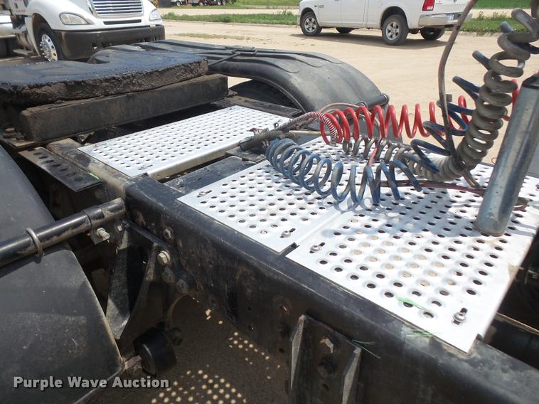 image for item DA1572 2008 International ProStar Premium semi truck