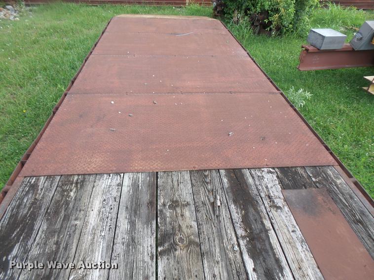 image for item DA1624 1987 J-Rod 9640TDF equipment trailer