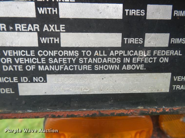 image for item DA1624 1987 J-Rod 9640TDF equipment trailer