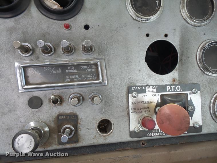 image for item DA1626 1995 Ford L9000 semi truck