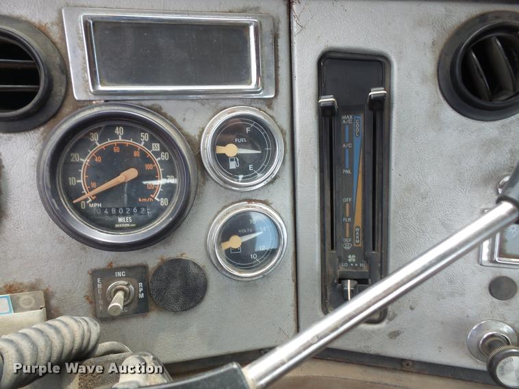 image for item DA1626 1995 Ford L9000 semi truck