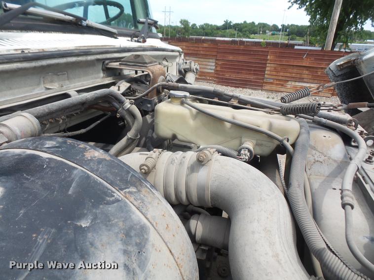 image for item DA1626 1995 Ford L9000 semi truck