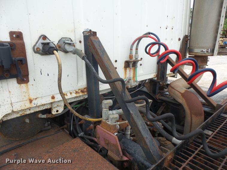 image for item DA1626 1995 Ford L9000 semi truck