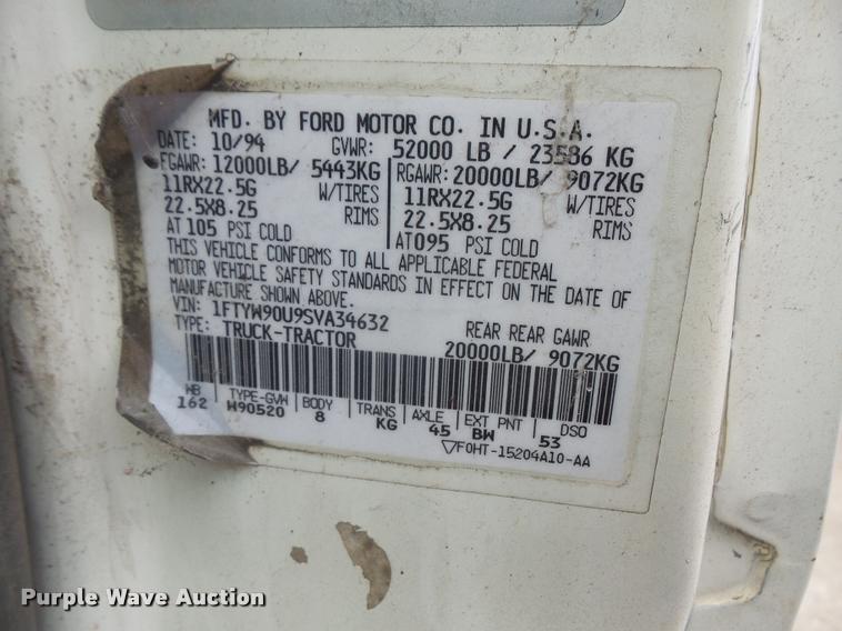 image for item DA1626 1995 Ford L9000 semi truck