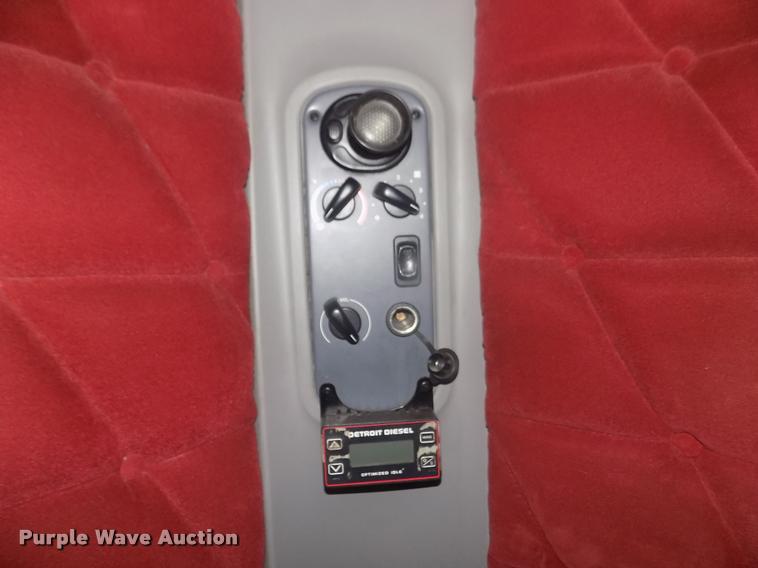 image for item DA3059 2005 Freightliner Columbia semi truck