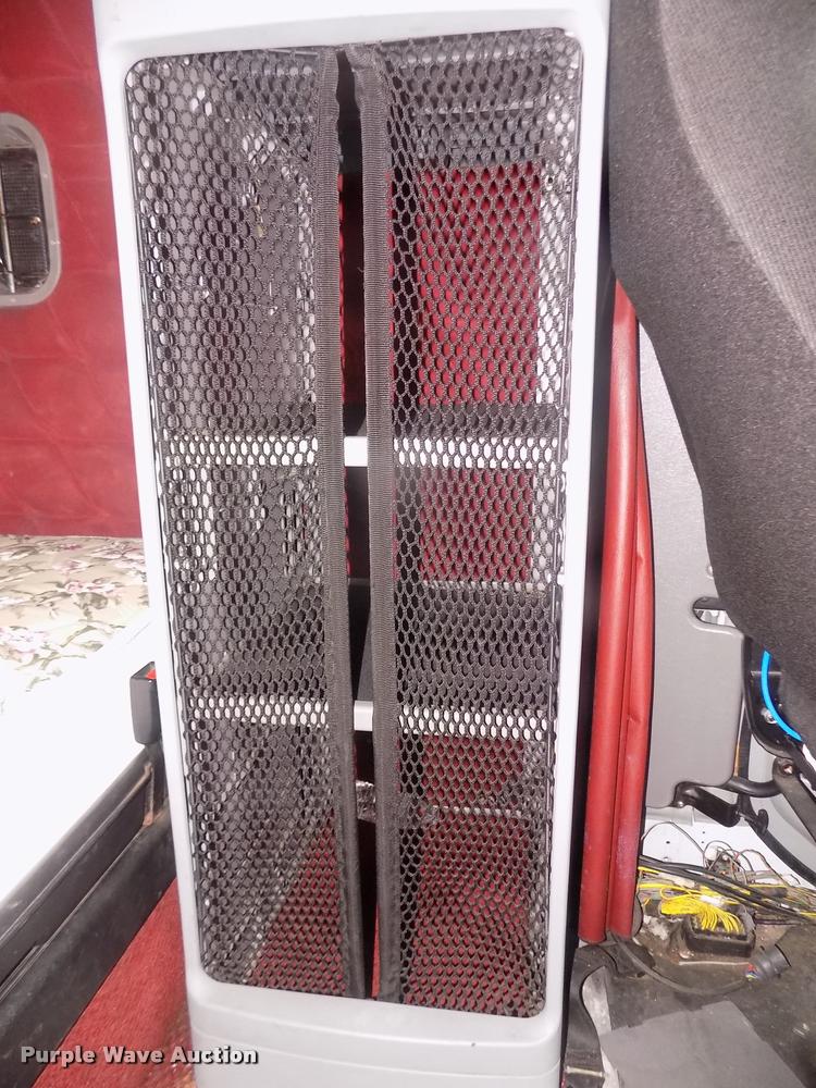 image for item DA3059 2005 Freightliner Columbia semi truck