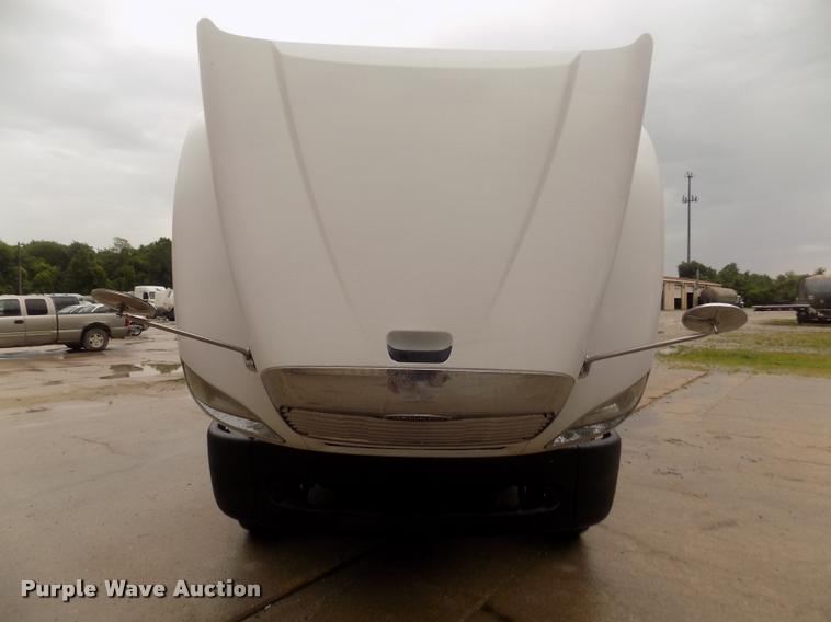 image for item DA3059 2005 Freightliner Columbia semi truck